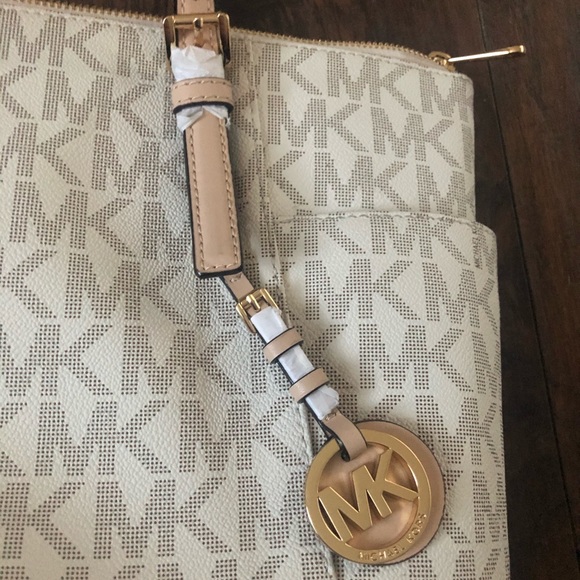 Brand New MK Large Tote - Picture 7 of 7